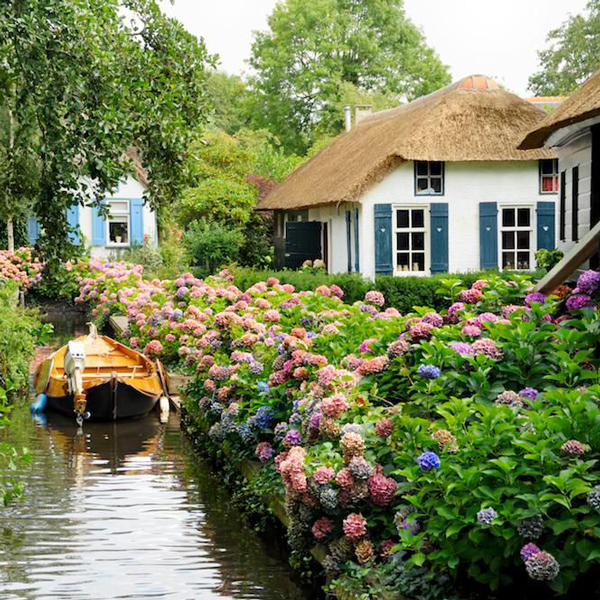 خانه چوبی در هلند